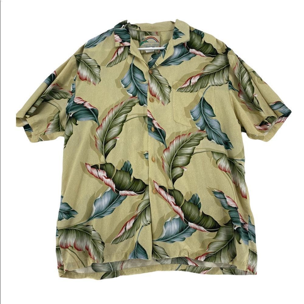 Vintage Mens Large Hawaiian Button Down Shirt with Wooden Buttons